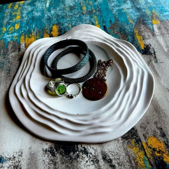 Handcrafted Unique Resin Wave Tray - Picture 1 of 9